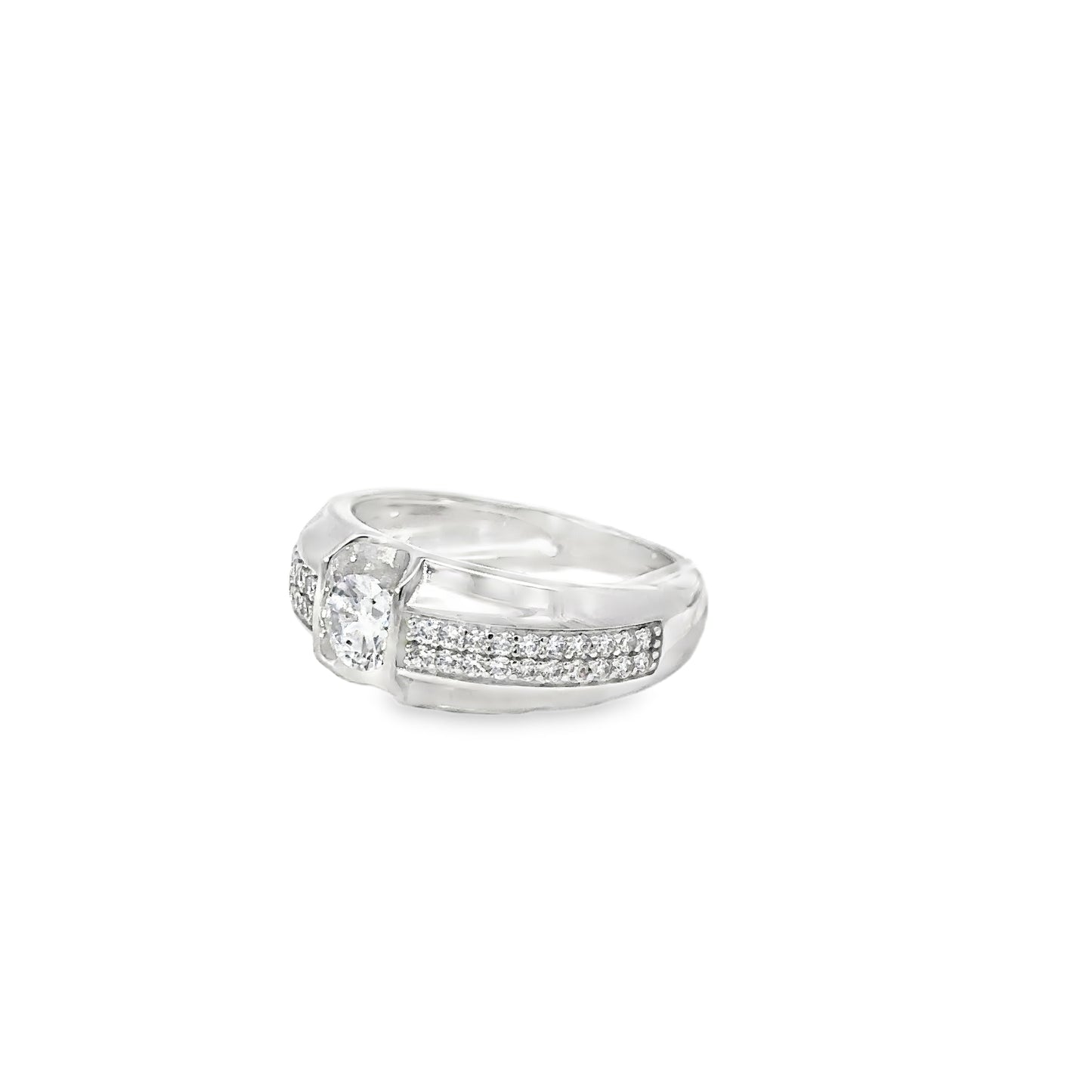 White Gold Solitaire Ring with Round Brilliant Diamond