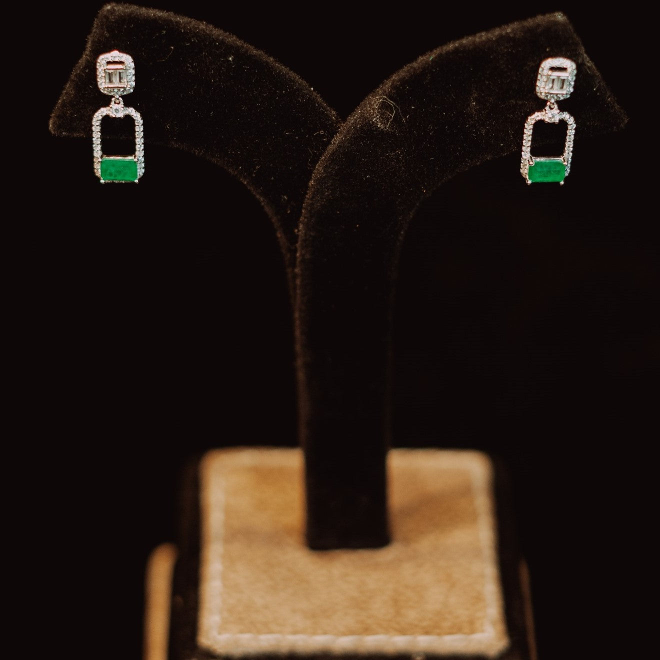 Vintage style crystal drop earrings