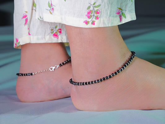 Classic Noir Anklet