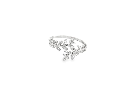 Elegant Leaf Design Silver Ring