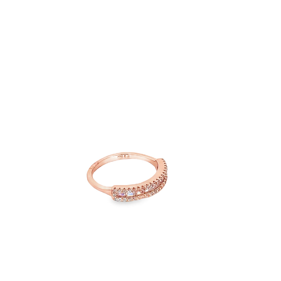Elegant Rose Gold Diamond Ring