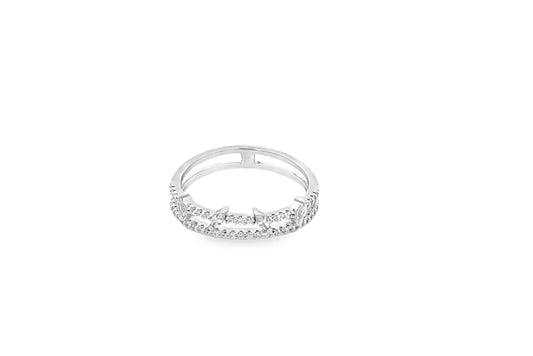 Elegant Silver Ring with Sparkling Details