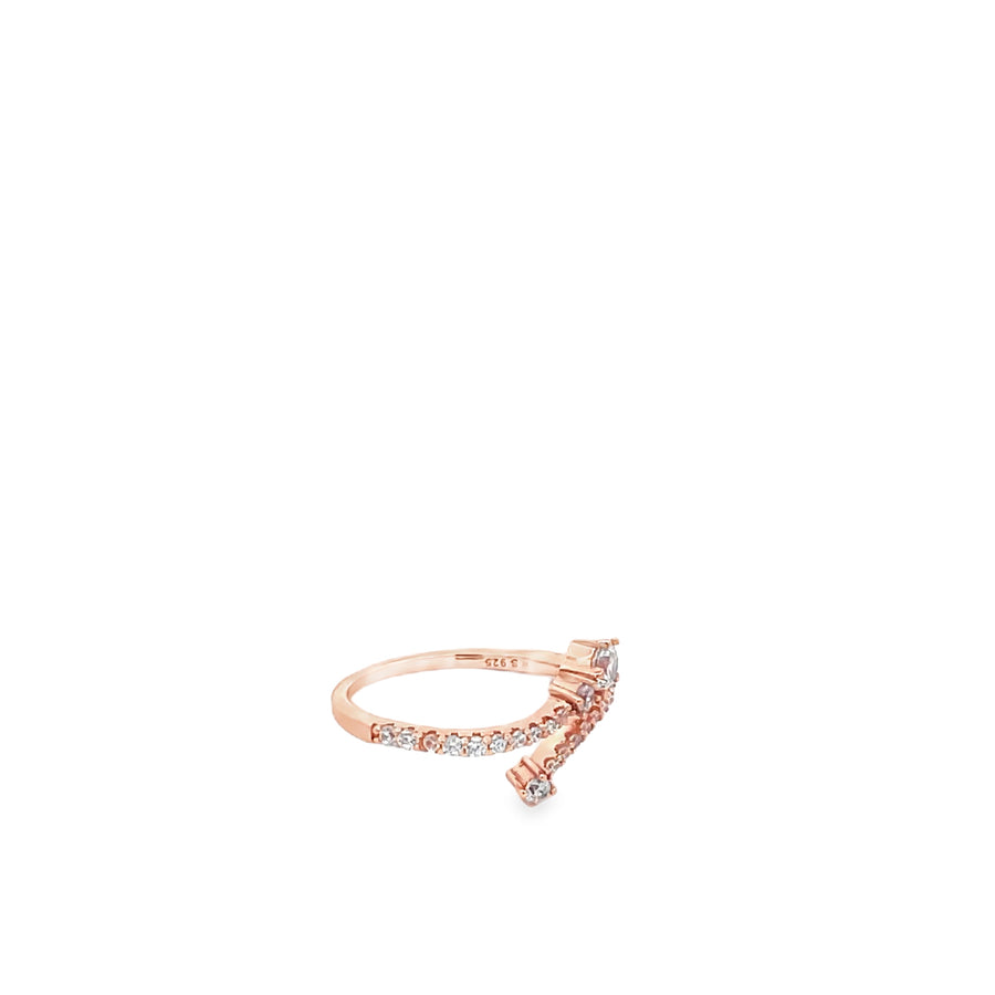 Elegant Rose Gold Ring with Diamonds