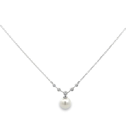 Elegant Pearl and Diamond Necklace