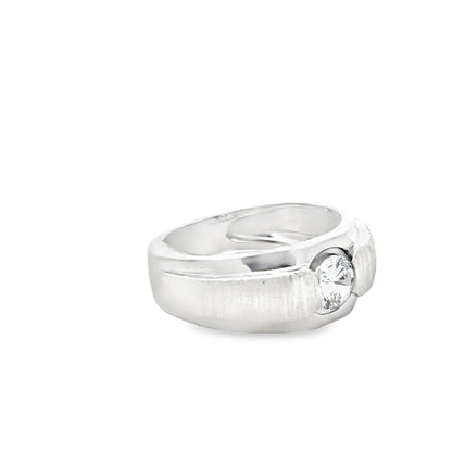 White Gold Solitaire Ring with Round Brilliant Diamond