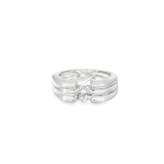 White Gold Solitaire Ring with Round Cut Diamond