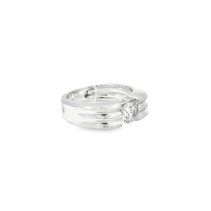 White Gold Solitaire Ring with Round Cut Diamond