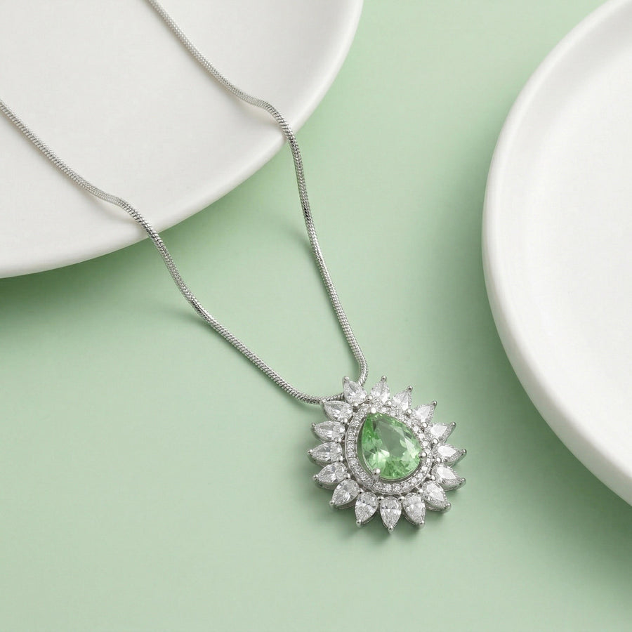 925 Silver Pear-Cut Green Gemstone Halo Necklace – Luxury Statement Pendant with Sparkling Crystal Frame
