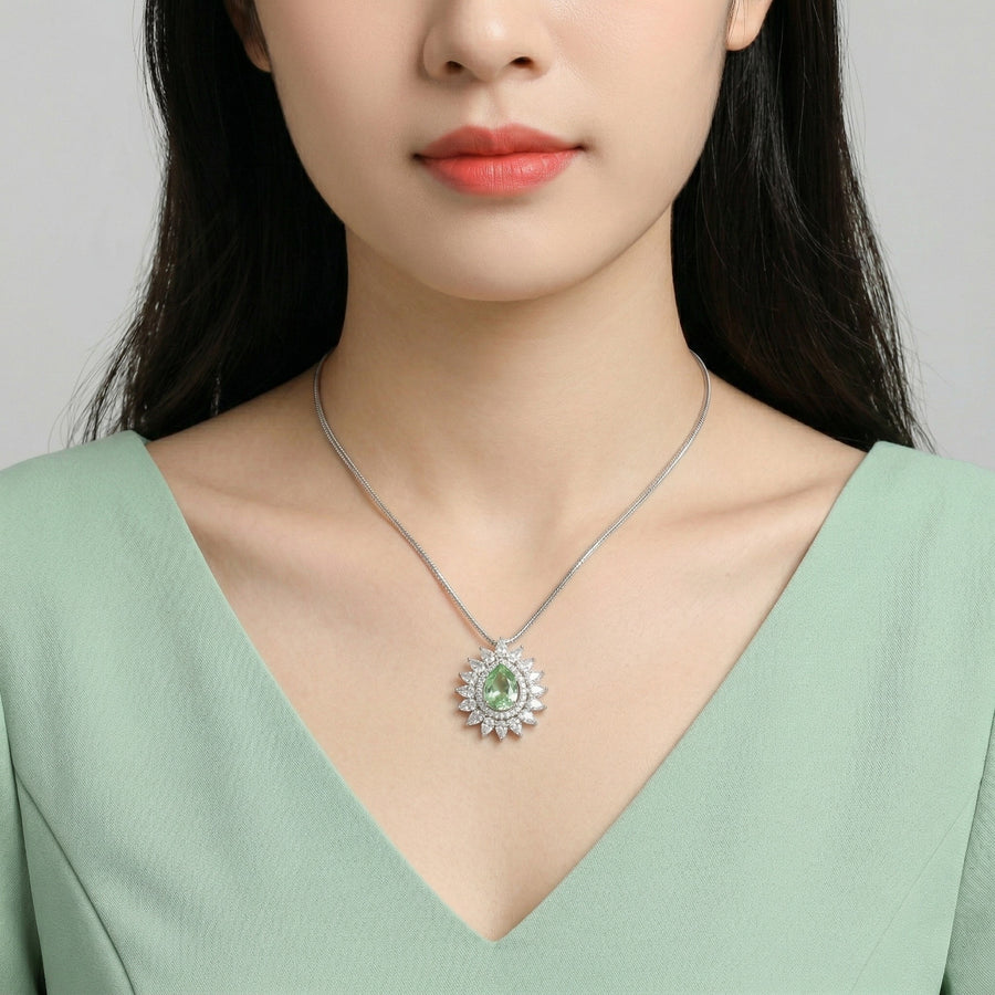 925 Silver Pear-Cut Green Gemstone Halo Necklace – Luxury Statement Pendant with Sparkling Crystal Frame