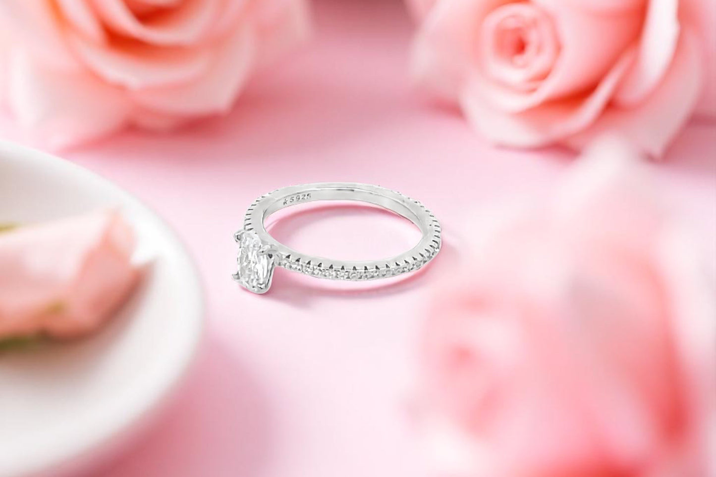 Elegant Oval Solitaire Ring