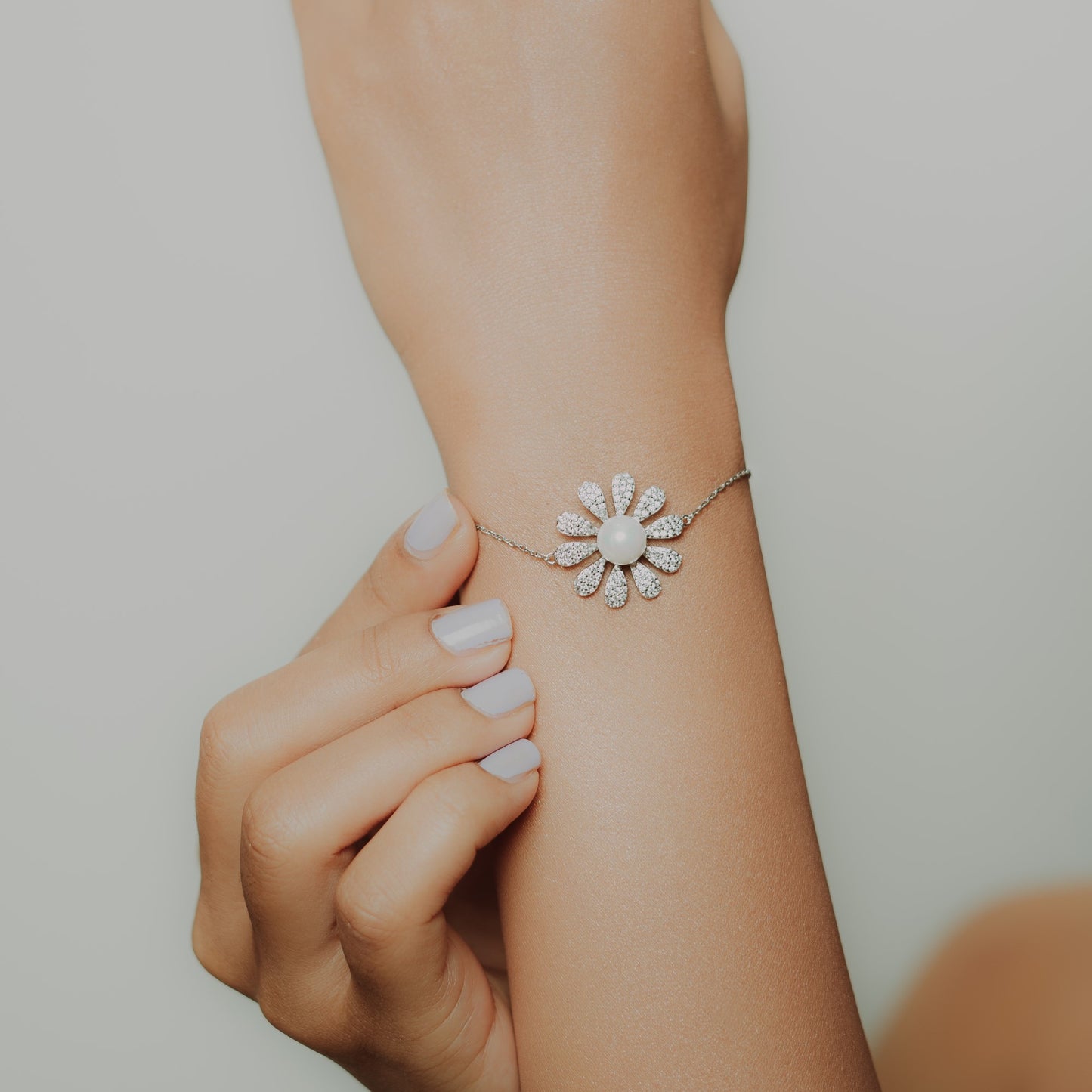 Pearl and Petals Brilliance bracelet