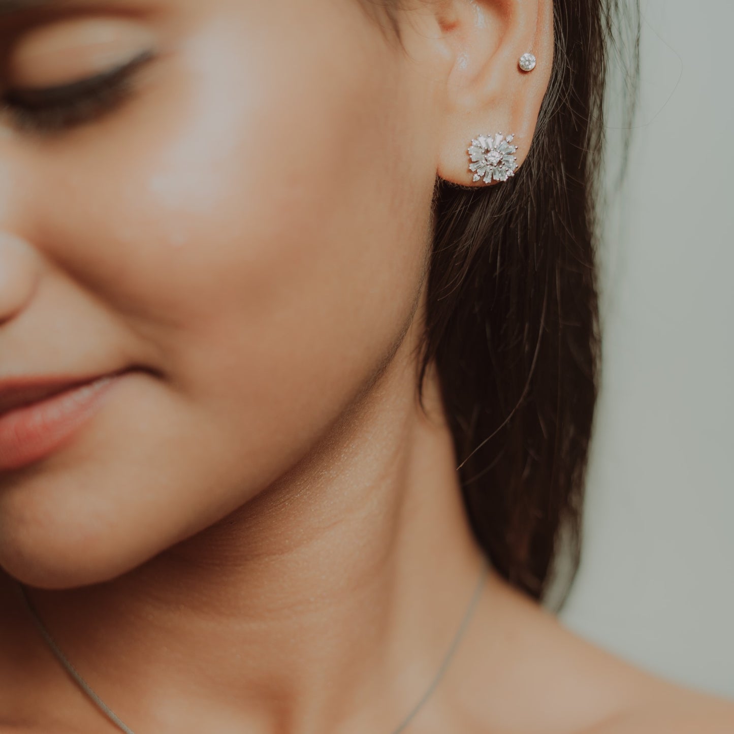 Enchanting Snowflakes Pendant With Earring