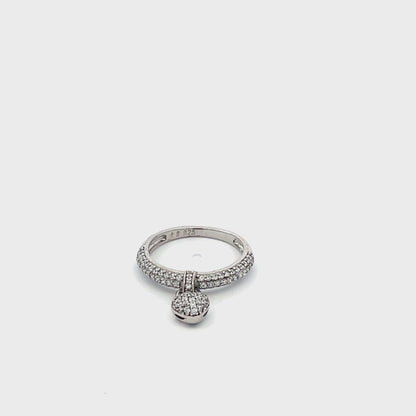 Elegant Silver Ring with Sparkling Detail